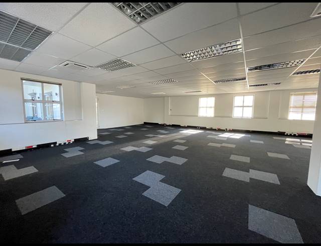279M² OFFICE TO LET IN BRYANSTON
